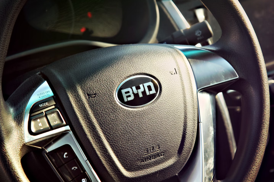BYD e DeepSeek; anunciam integração da IA ao sistema de direção autônoma