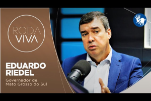 Governador Eduardo Riedel aborda desafios e avanços de Mato Grosso do Sul em entrevista ao Roda Viva