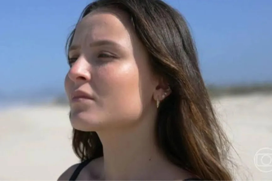 A Lei Larissa Manoela foi aprovada pela Câmara e pode limitar o acesso dos pais ao dinheiro dos filhos. Entenda como o projeto pode impactar a proteção de menores e suas finanças.