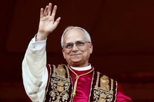Quem é o Papa Leo XIV? Conheça a trajetória do cardeal Robert Prevost, de missionário no Peru ao Vaticano.