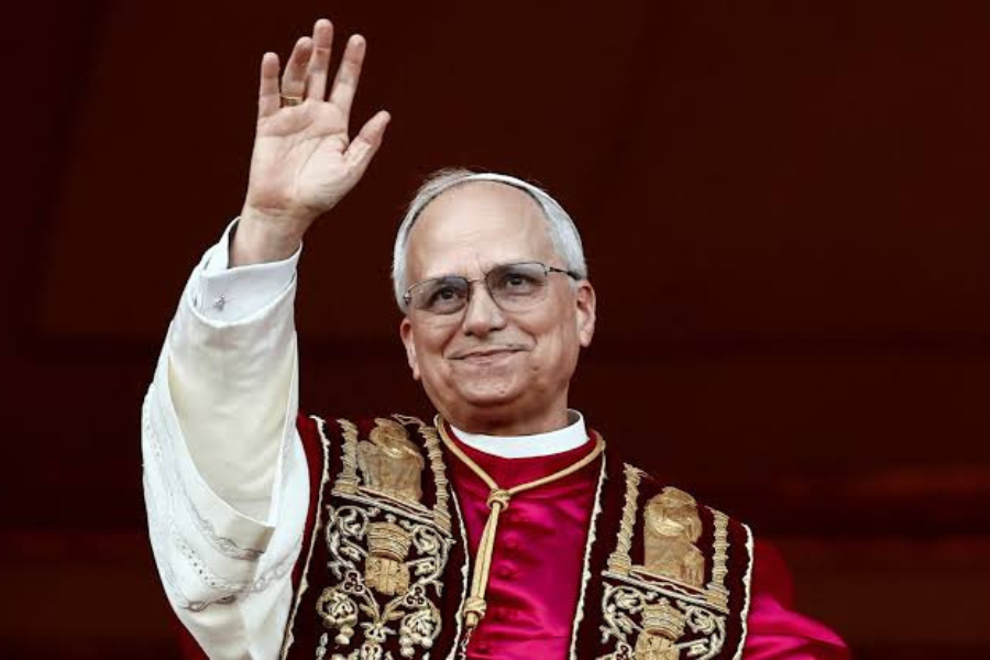 Quem é o Papa Leo XIV? Conheça a trajetória do cardeal Robert Prevost, de missionário no Peru ao Vaticano.