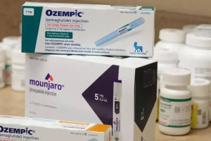 Ozempic e Monjauro viralizaram como 'canetas emagrecedoras', mas será que são seguras? CRF-MS alerta sobre riscos e a nova regra da ANVISA.