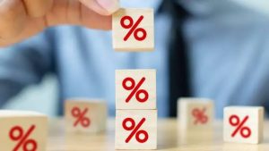 Selic sobe para 14,75% ao ano, maior taxa desde 2006! Entenda como isso afeta seu crédito, investimentos e a economia.